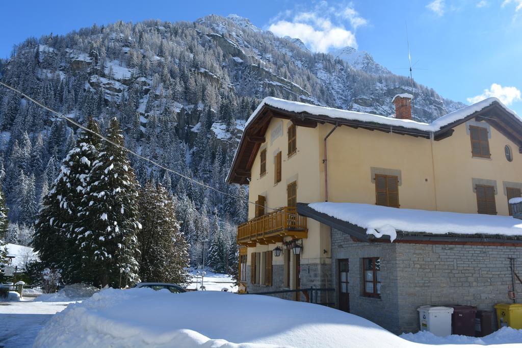 Hotel Villa Tedaldi Gressoney-Saint-Jean Exterior foto